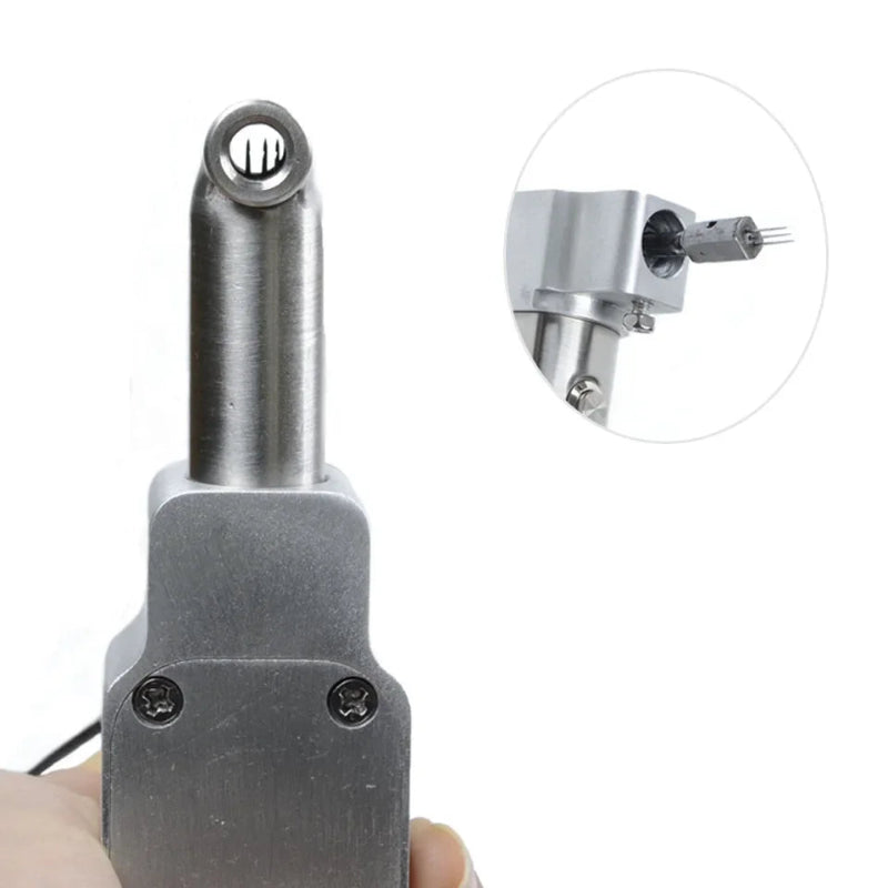 Upclose picture of the needles used in the electric dreadlock machine